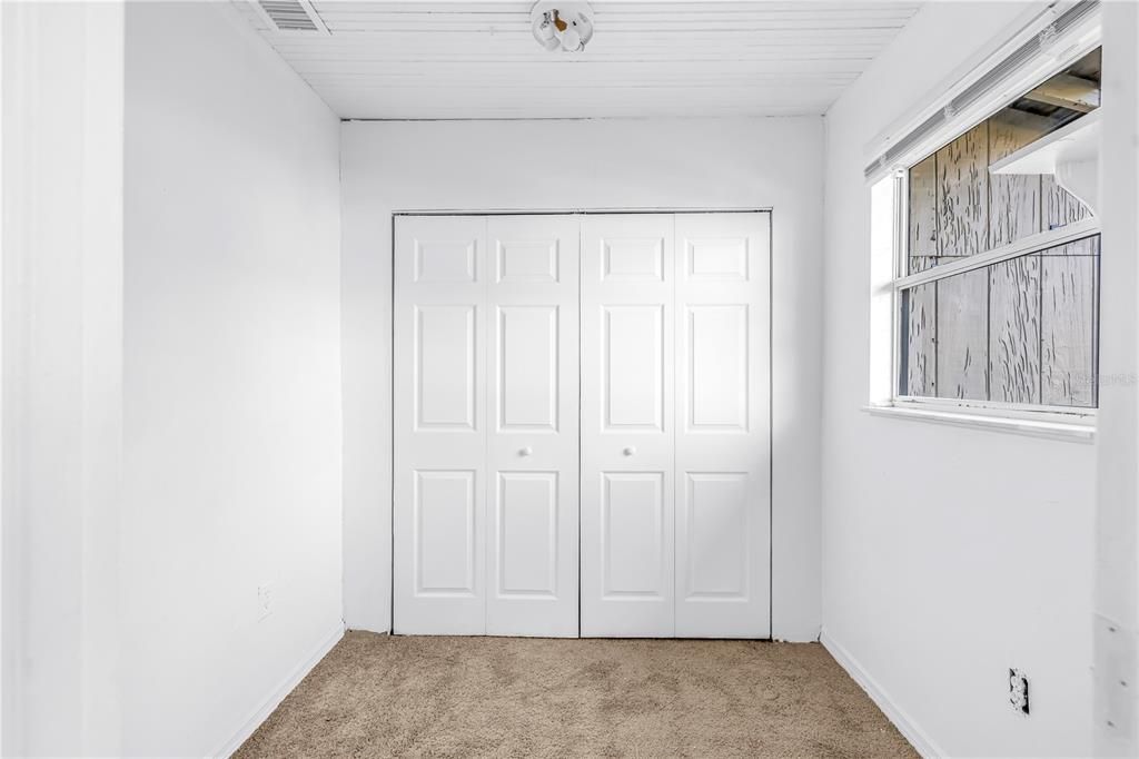 For Sale: $700,000 (5 beds, 0 baths, 1988 Square Feet)