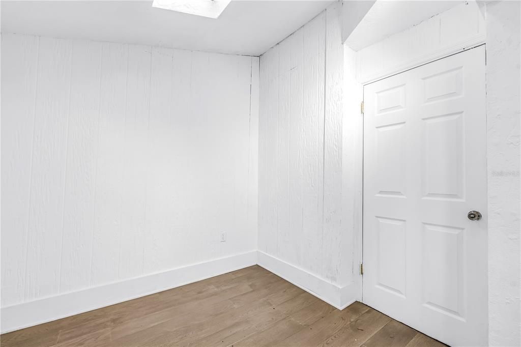 For Sale: $700,000 (5 beds, 0 baths, 1988 Square Feet)