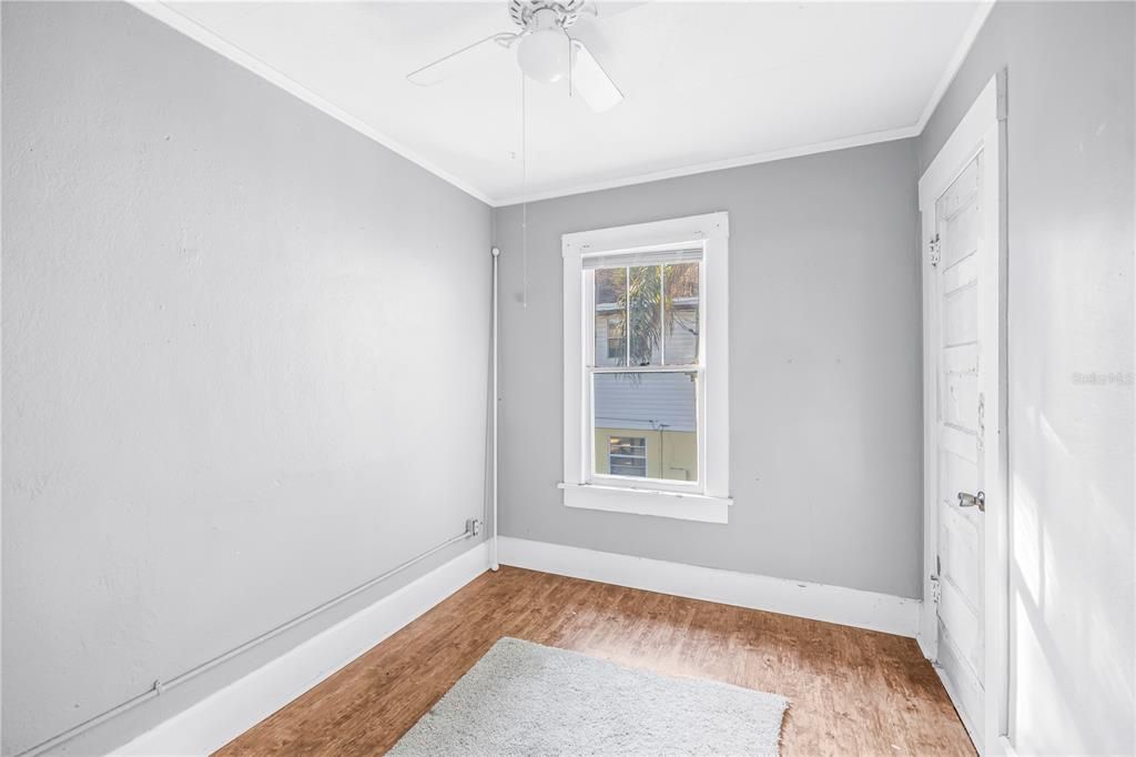 For Sale: $700,000 (5 beds, 0 baths, 1988 Square Feet)