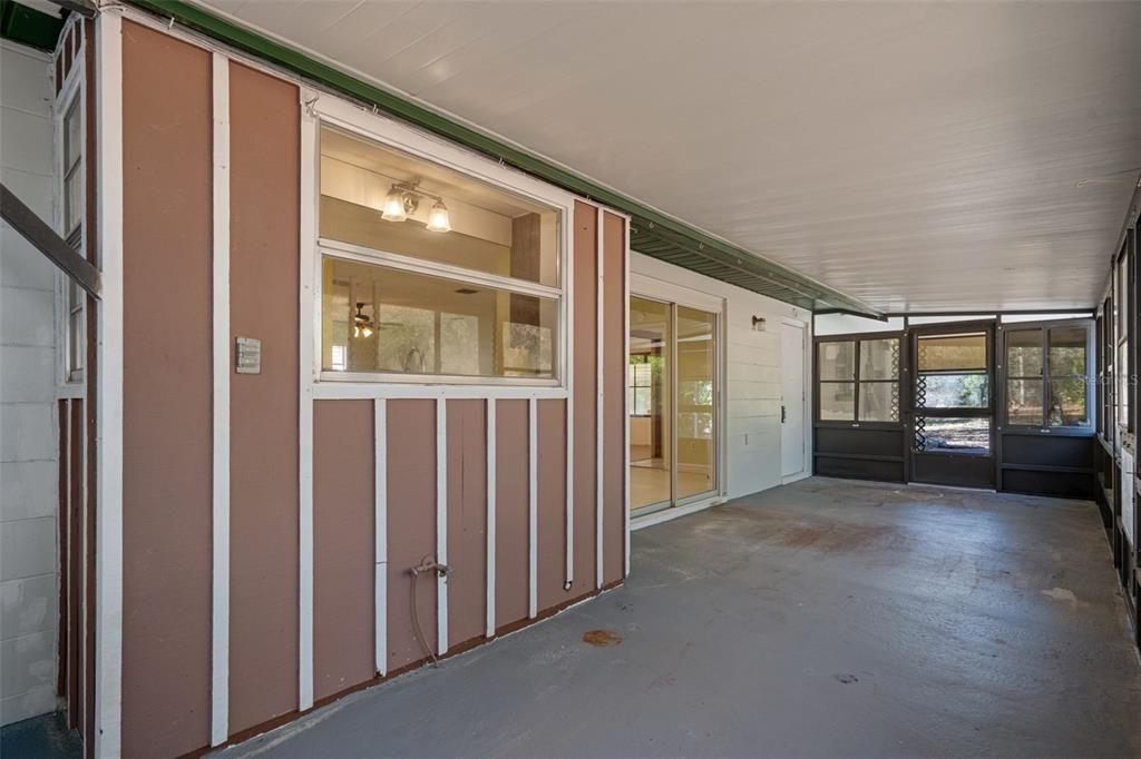 For Sale: $325,000 (3 beds, 2 baths, 1888 Square Feet)