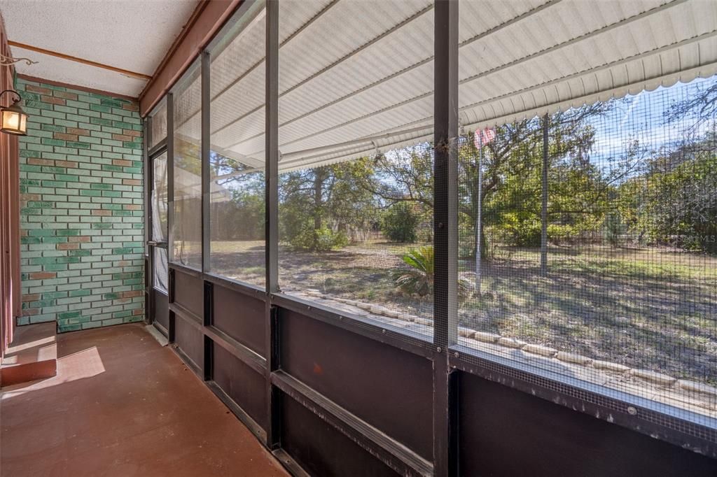 For Sale: $325,000 (3 beds, 2 baths, 1888 Square Feet)