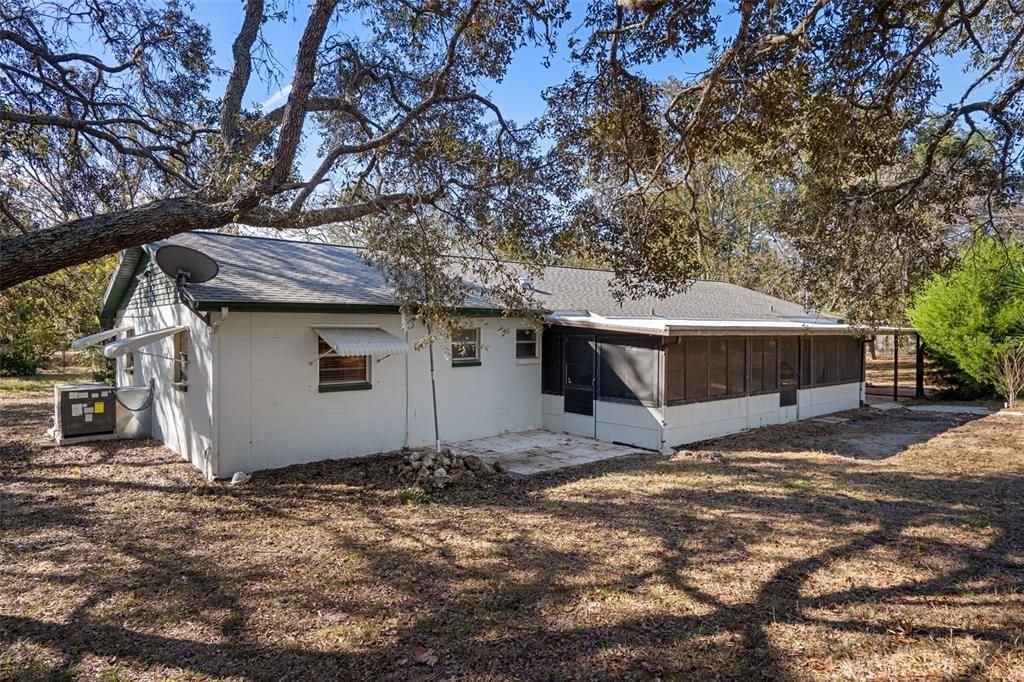 For Sale: $325,000 (3 beds, 2 baths, 1888 Square Feet)