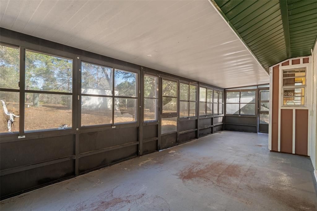 For Sale: $325,000 (3 beds, 2 baths, 1888 Square Feet)