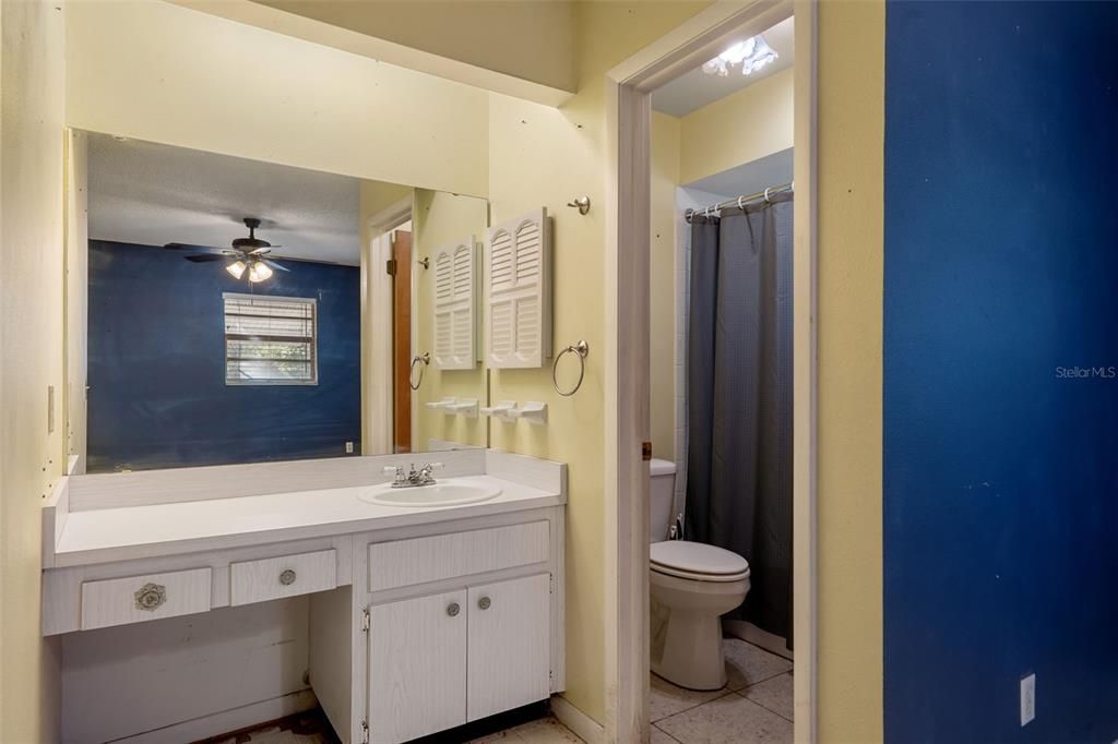 For Sale: $325,000 (3 beds, 2 baths, 1888 Square Feet)