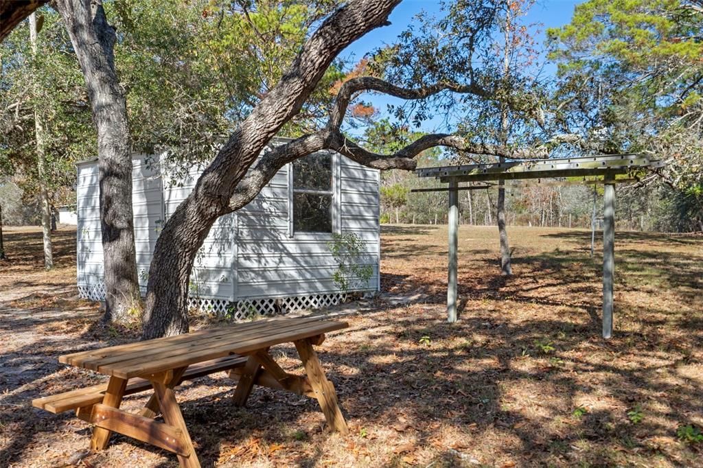 For Sale: $325,000 (3 beds, 2 baths, 1888 Square Feet)