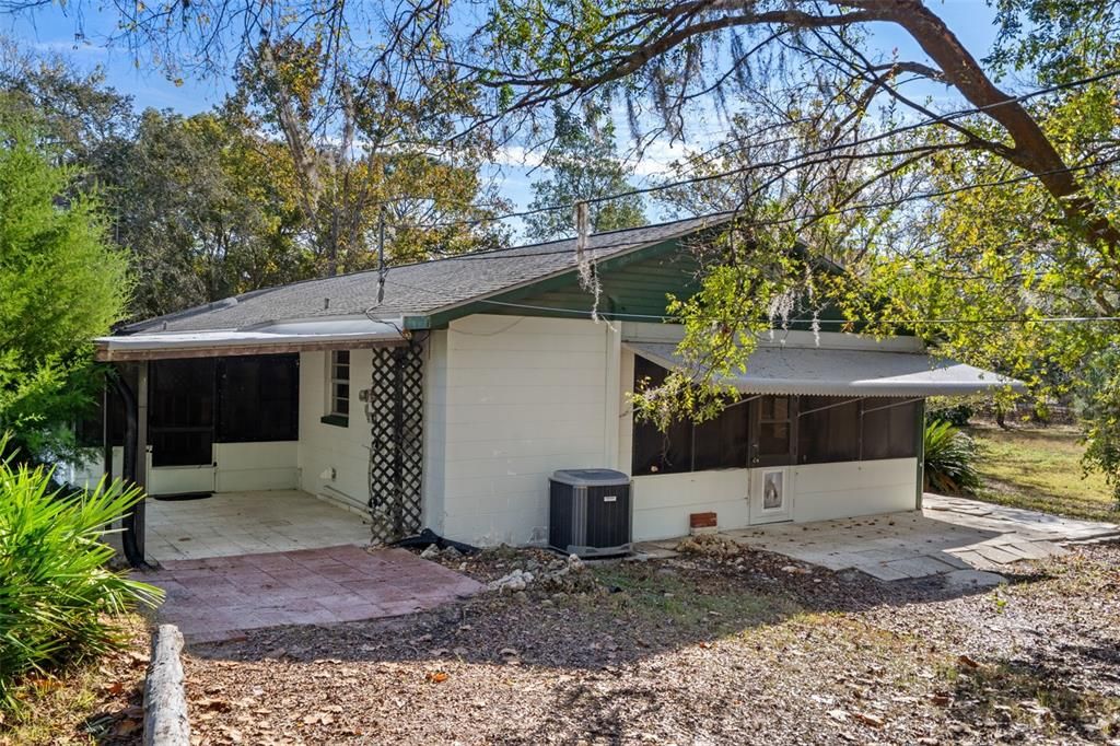 For Sale: $325,000 (3 beds, 2 baths, 1888 Square Feet)