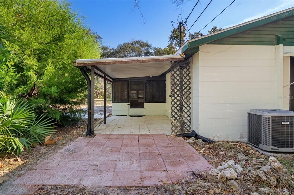 For Sale: $325,000 (3 beds, 2 baths, 1888 Square Feet)