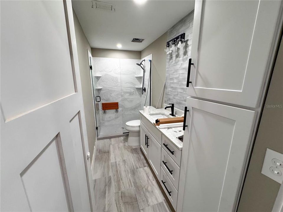 For Sale: $599,000 (6 beds, 4 baths, 4521 Square Feet)