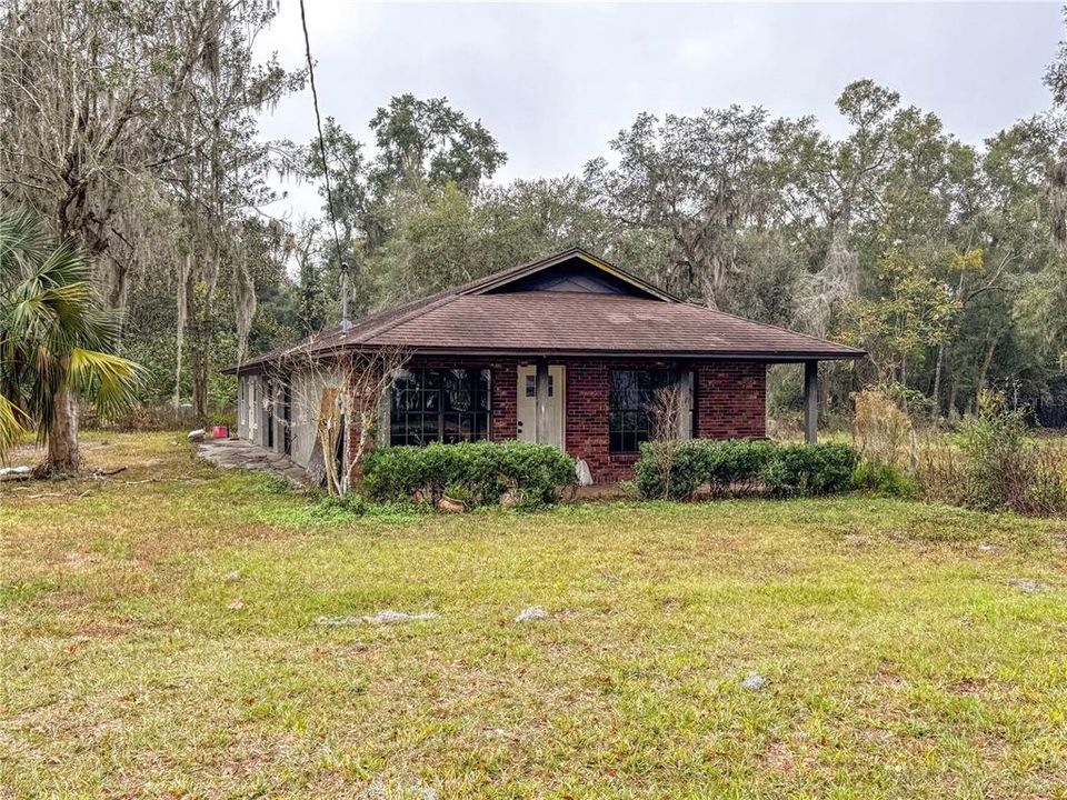 For Sale: $599,000 (6 beds, 4 baths, 4521 Square Feet)