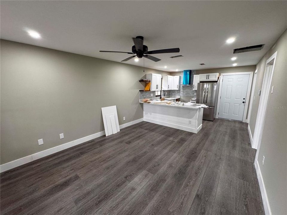 For Sale: $599,000 (6 beds, 4 baths, 4521 Square Feet)