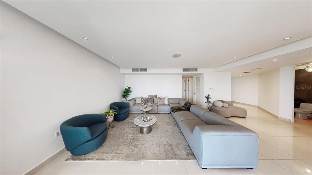 For Rent: $4,500 (3 beds, 2 baths, 2095 Square Feet)