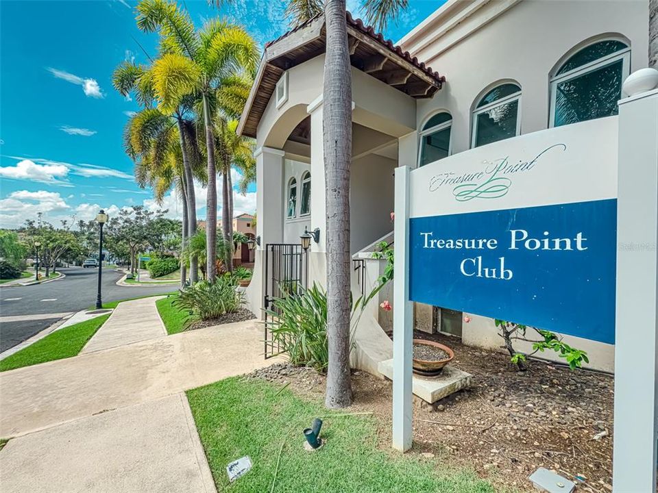 For Rent: $4,500 (3 beds, 2 baths, 2095 Square Feet)