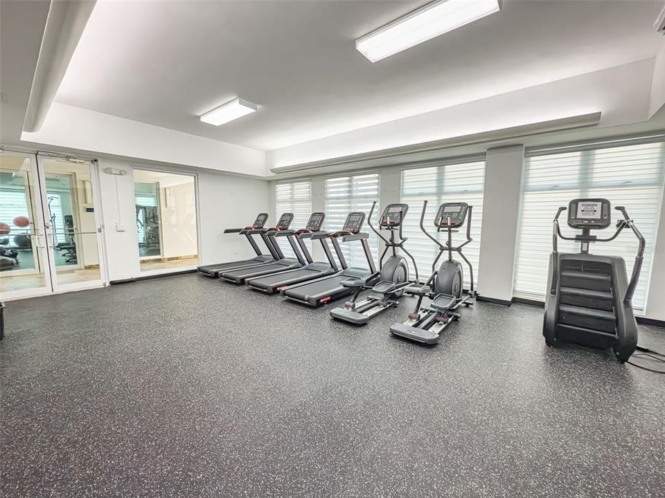 For Rent: $4,500 (3 beds, 2 baths, 2095 Square Feet)