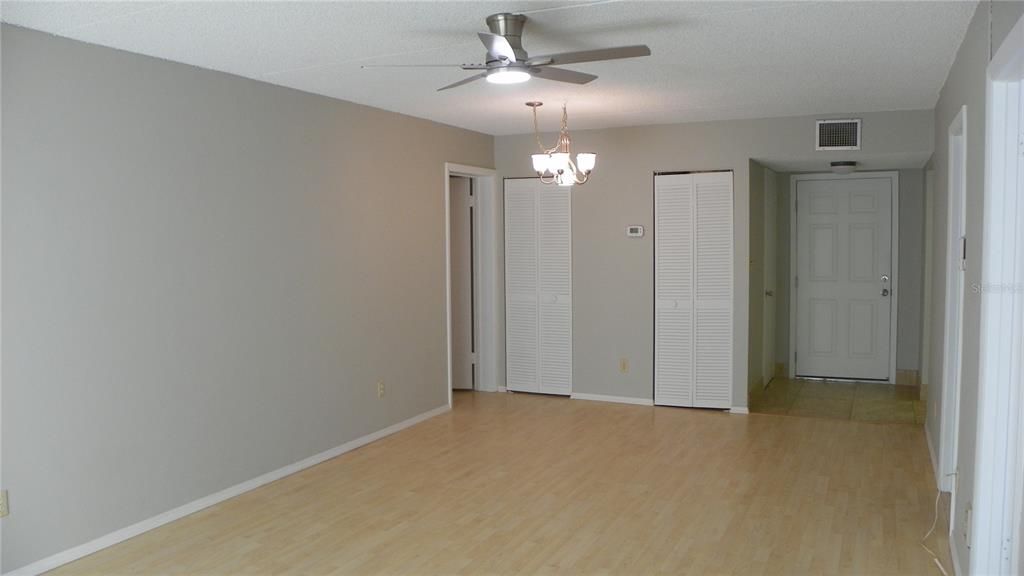 En Venta: $189,500 (2 camas, 2 baños, 1095 Pies cuadrados)