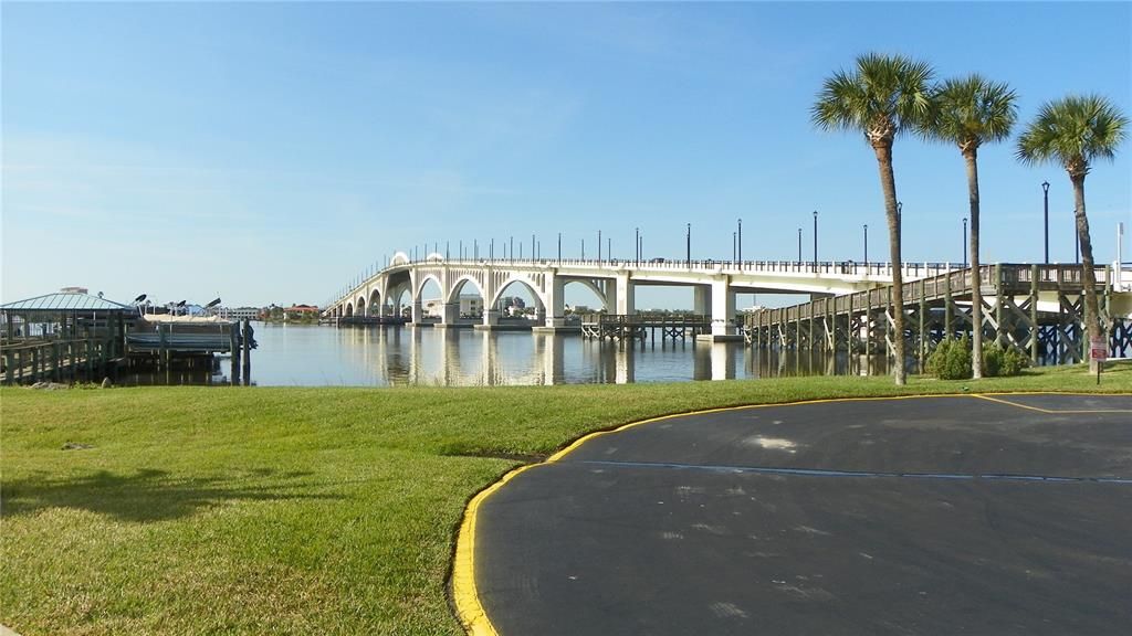 En Venta: $189,500 (2 camas, 2 baños, 1095 Pies cuadrados)