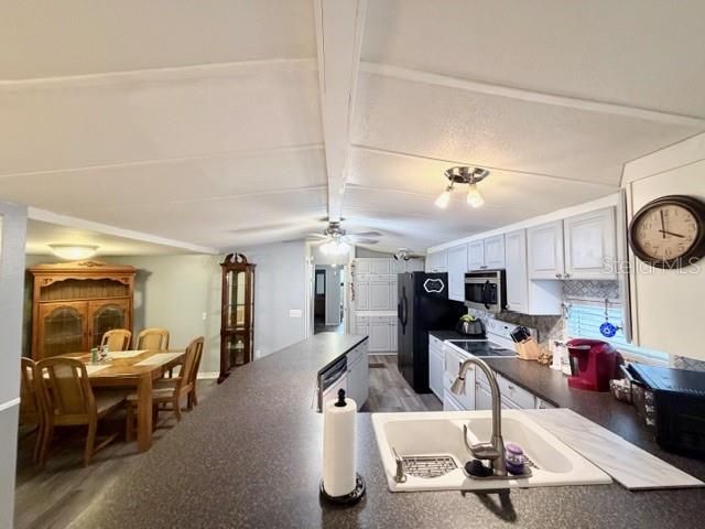 For Sale: $235,000 (2 beds, 2 baths, 1836 Square Feet)