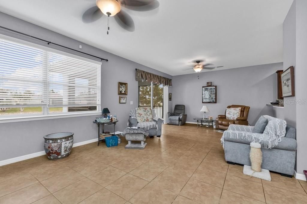 For Sale: $365,000 (3 beds, 2 baths, 1788 Square Feet)