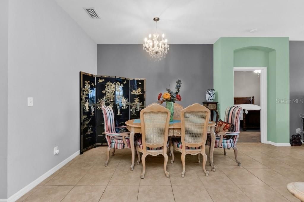 For Sale: $365,000 (3 beds, 2 baths, 1788 Square Feet)