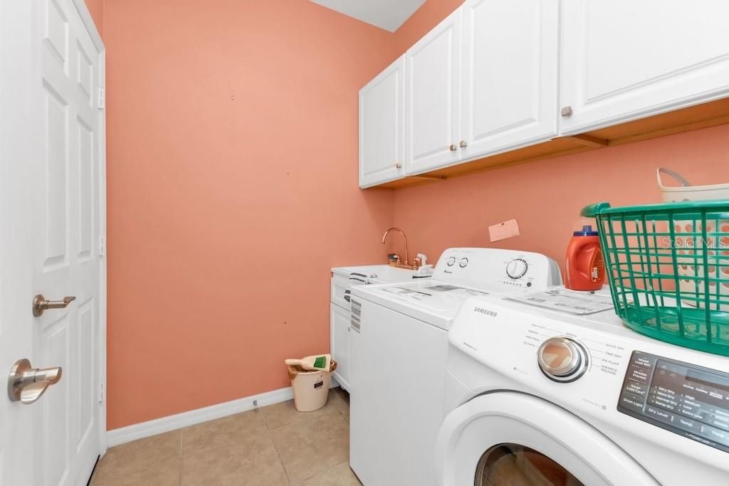 For Sale: $365,000 (3 beds, 2 baths, 1788 Square Feet)