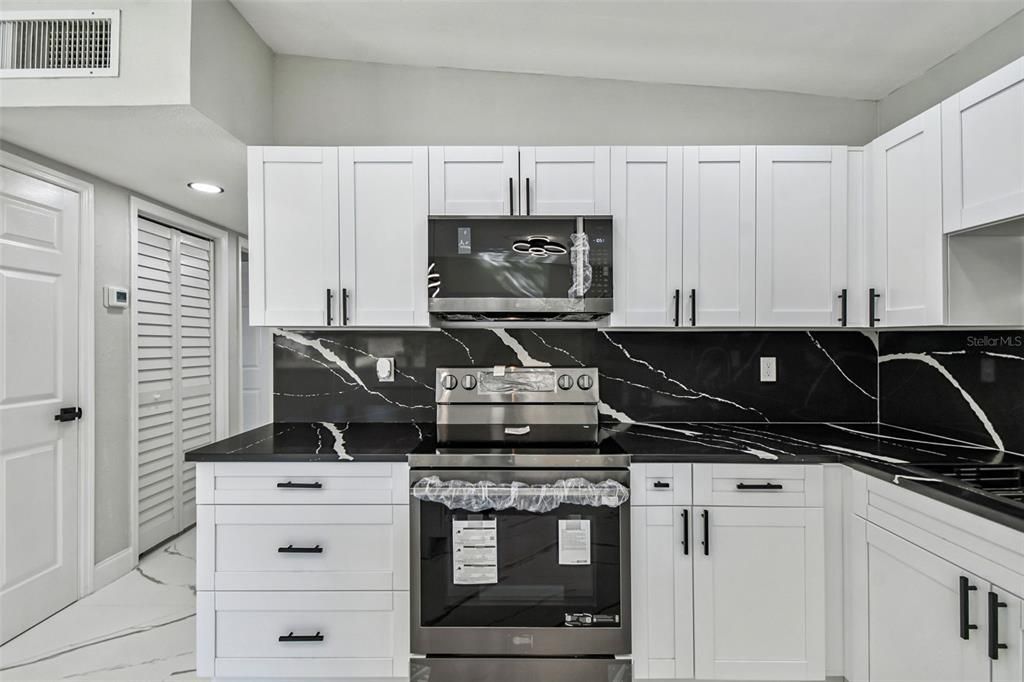 For Sale: $419,000 (3 beds, 2 baths, 1503 Square Feet)