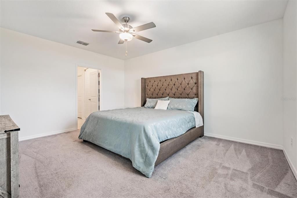 For Sale: $369,000 (5 beds, 2 baths, 2389 Square Feet)