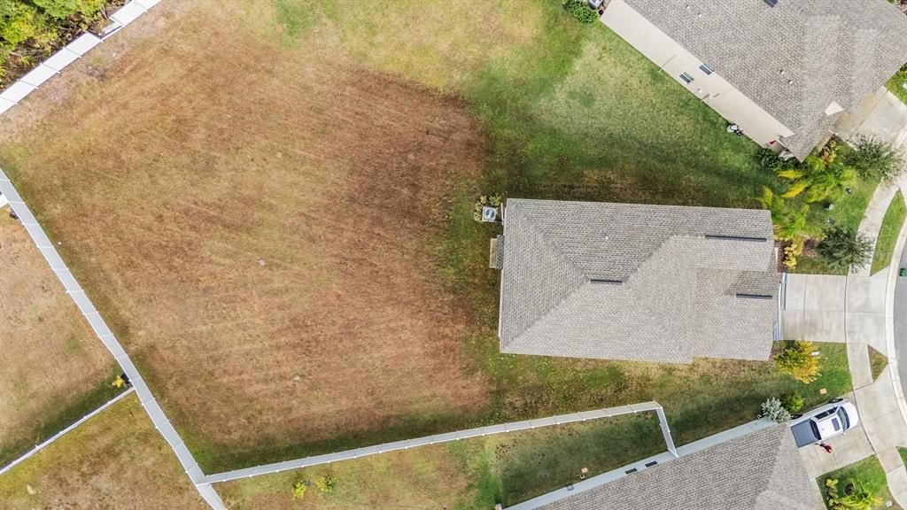 For Sale: $369,000 (5 beds, 2 baths, 2389 Square Feet)