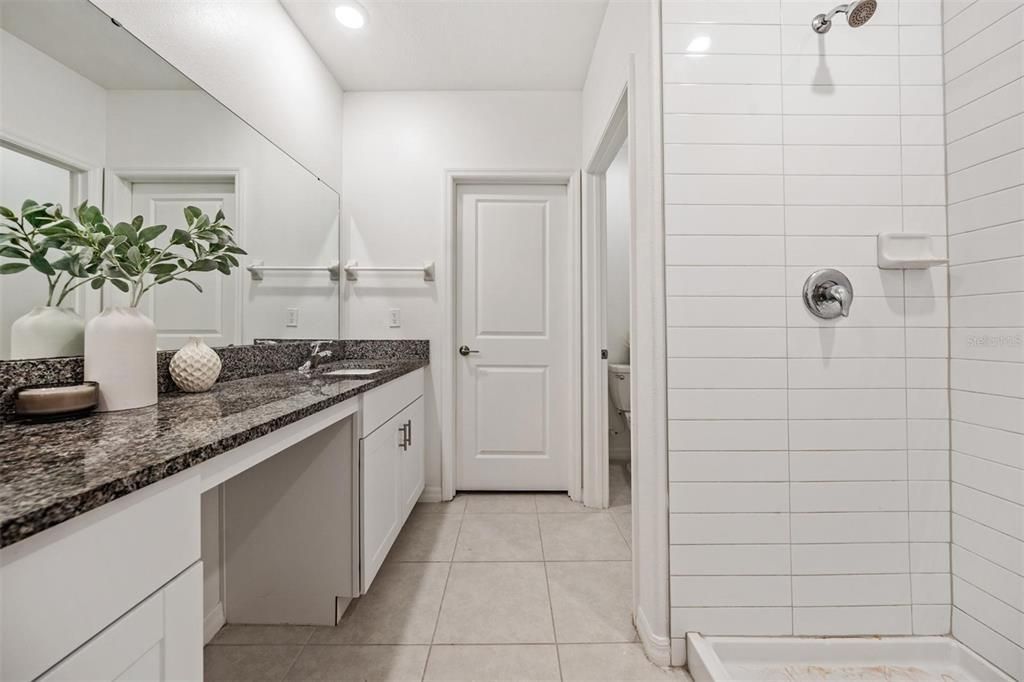 For Sale: $369,000 (5 beds, 2 baths, 2389 Square Feet)