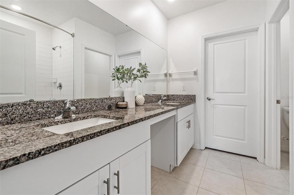 For Sale: $369,000 (5 beds, 2 baths, 2389 Square Feet)