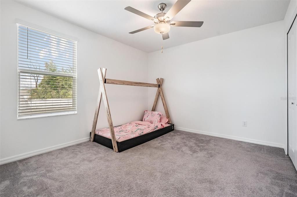 For Sale: $369,000 (5 beds, 2 baths, 2389 Square Feet)