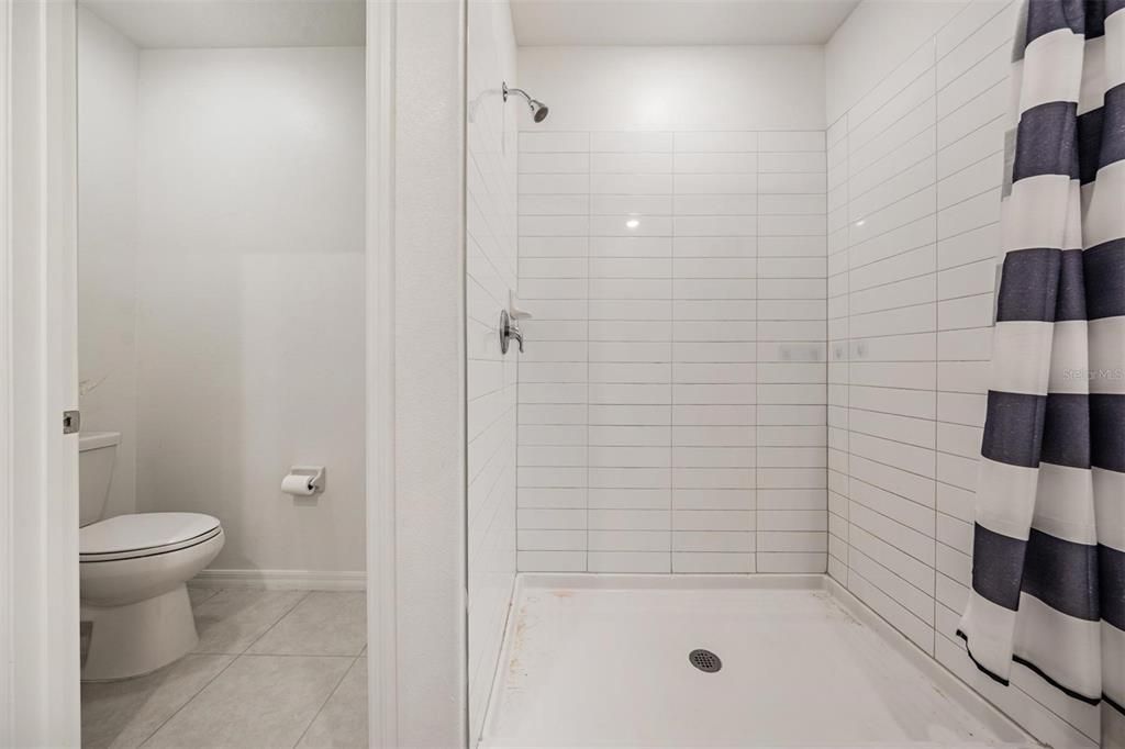 For Sale: $369,000 (5 beds, 2 baths, 2389 Square Feet)