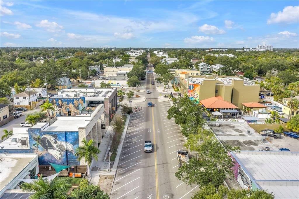 待售: $584,000 (0.18 acres)