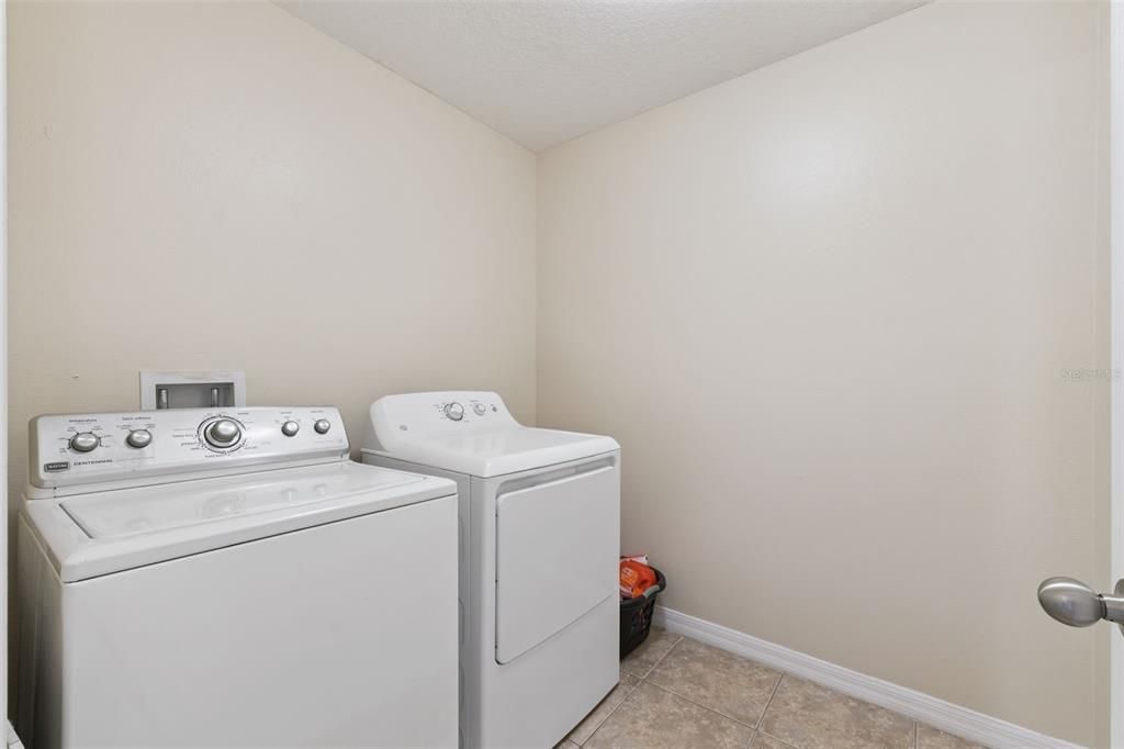 待售: $380,000 (3 贝兹, 2 浴室, 1932 平方英尺)