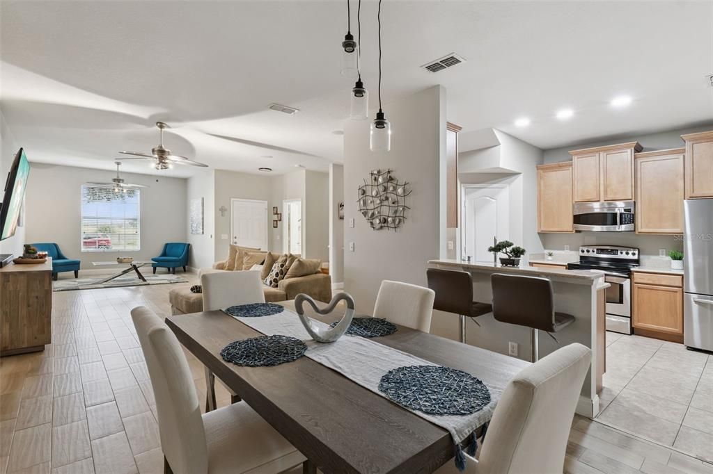 待售: $380,000 (3 贝兹, 2 浴室, 1932 平方英尺)