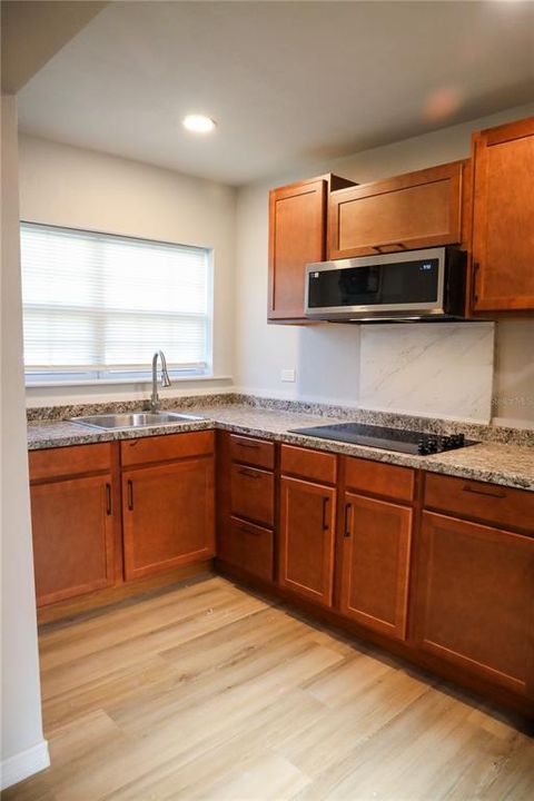 待售: $339,999 (4 贝兹, 2 浴室, 1870 平方英尺)