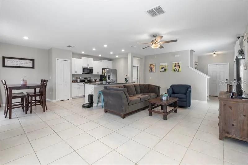 For Sale: $329,900 (4 beds, 2 baths, 1764 Square Feet)