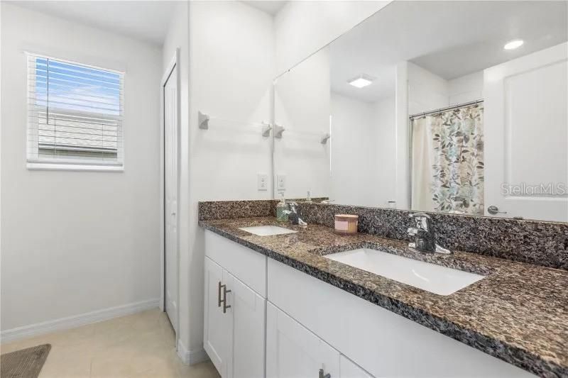 For Sale: $329,900 (4 beds, 2 baths, 1764 Square Feet)