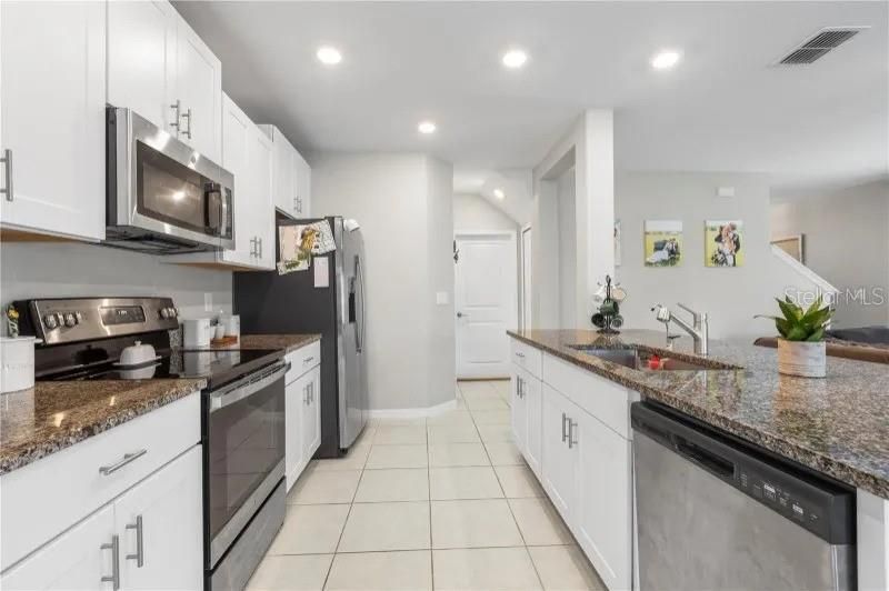 For Sale: $329,900 (4 beds, 2 baths, 1764 Square Feet)