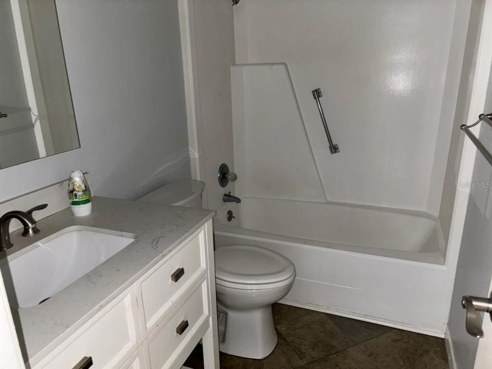 For Sale: $80,000 (1 beds, 1 baths, 870 Square Feet)