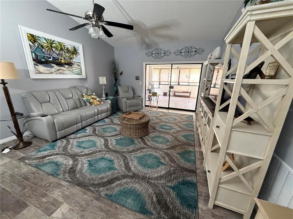 В аренду: $2,600 (2 спален, 2 ванн, 1200 Квадратных фут)