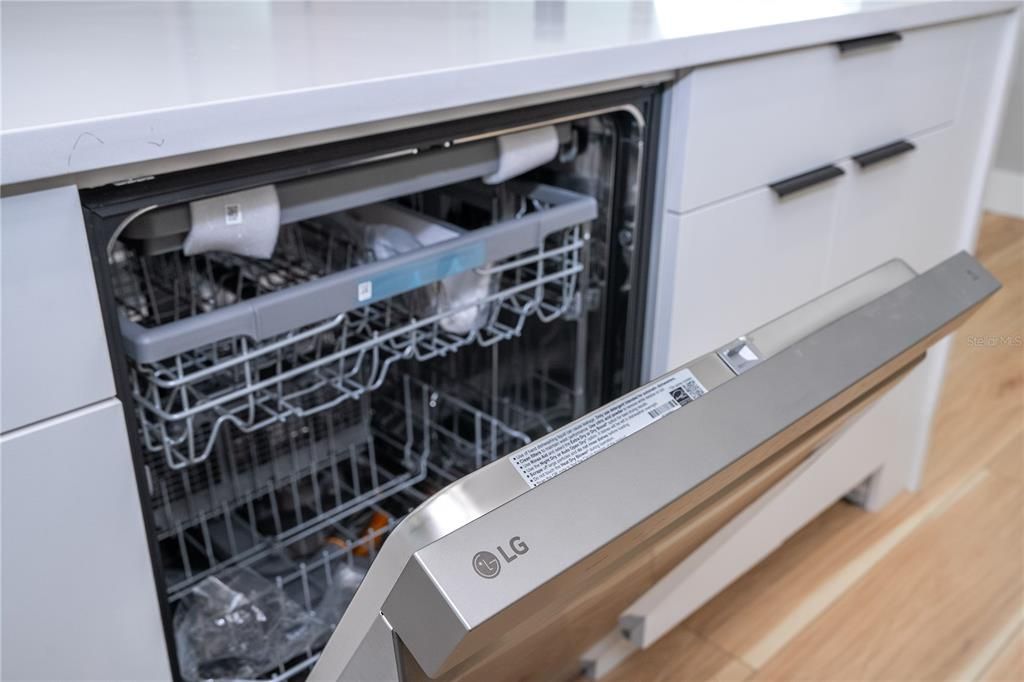 На продажу: $410,000 (4 спален, 3 ванн, 1795 Квадратных фут)