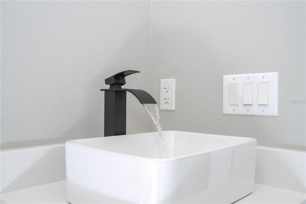 На продажу: $410,000 (4 спален, 3 ванн, 1795 Квадратных фут)