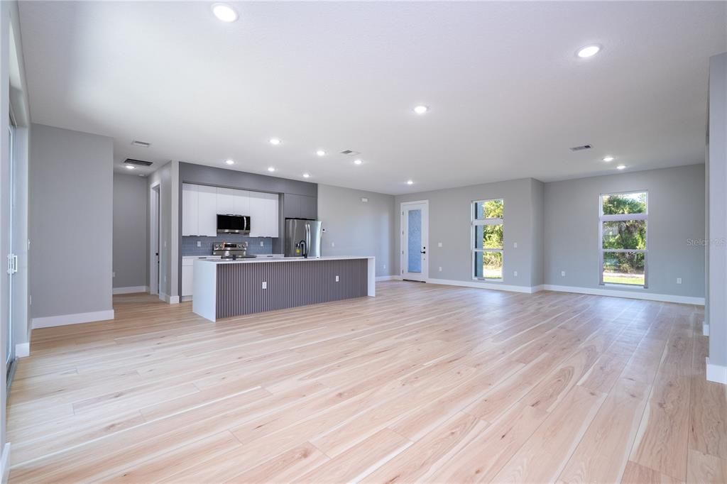 На продажу: $410,000 (4 спален, 3 ванн, 1795 Квадратных фут)