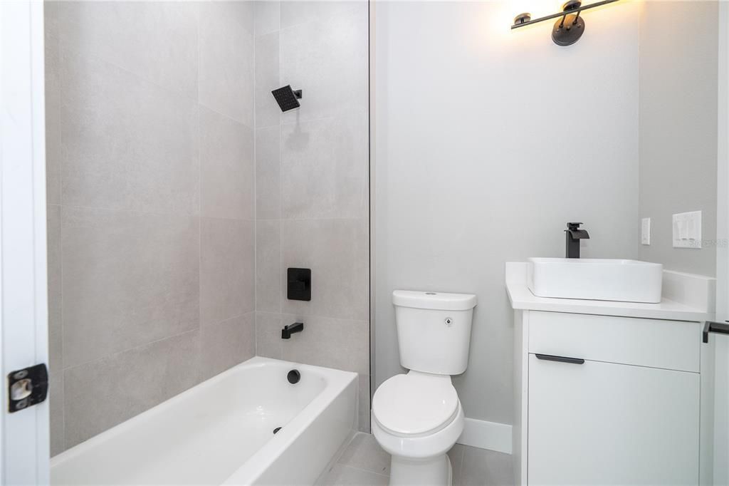 На продажу: $410,000 (4 спален, 3 ванн, 1795 Квадратных фут)