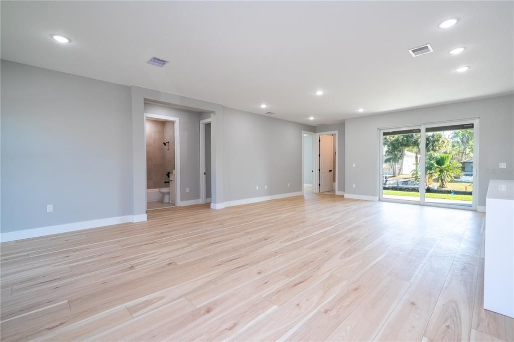 На продажу: $410,000 (4 спален, 3 ванн, 1795 Квадратных фут)