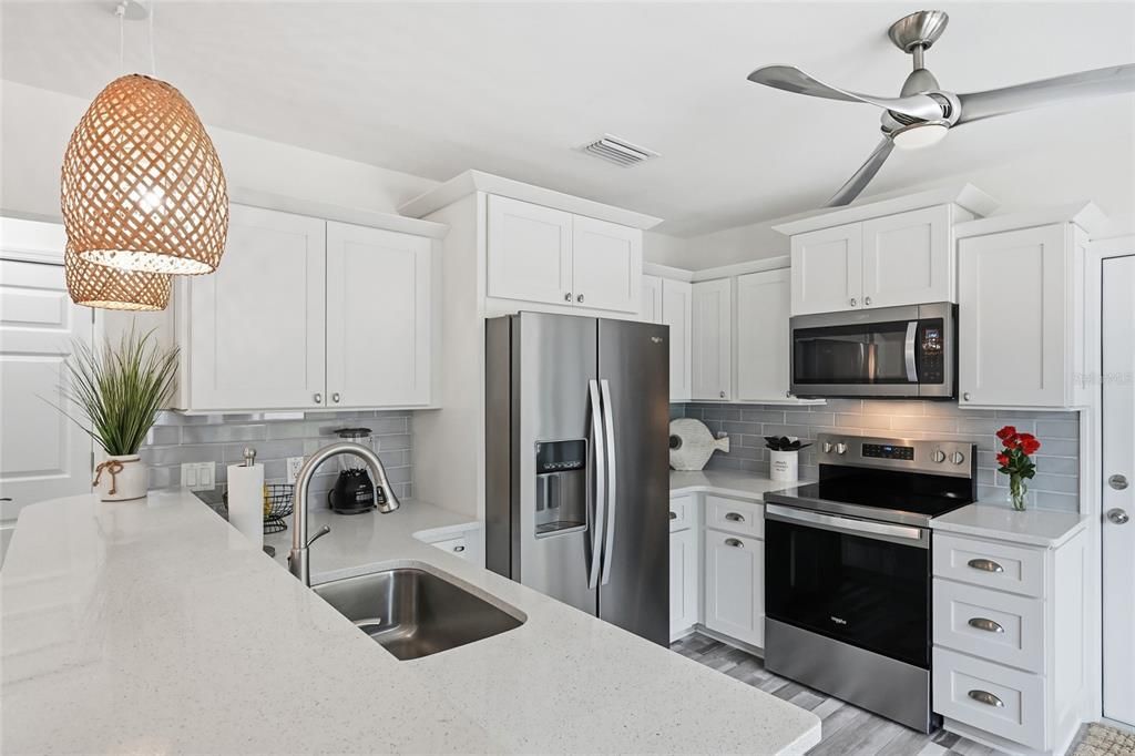 For Sale: $1,195,000 (2 beds, 2 baths, 1332 Square Feet)