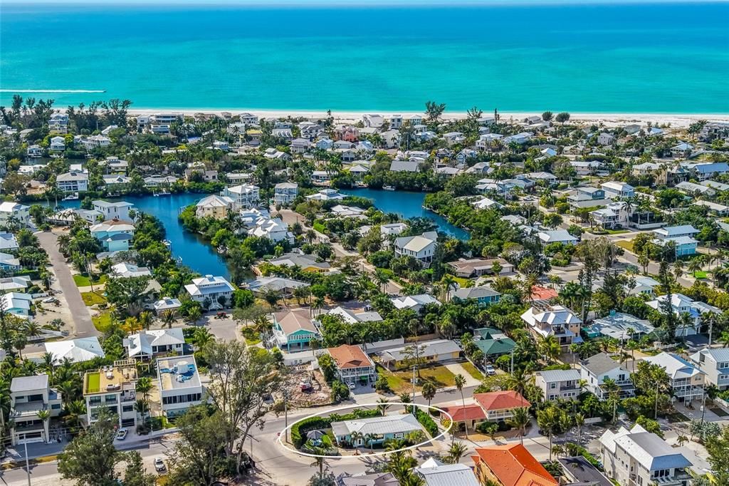 For Sale: $1,195,000 (2 beds, 2 baths, 1332 Square Feet)