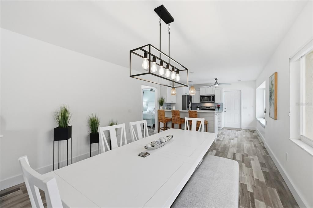 For Sale: $1,195,000 (2 beds, 2 baths, 1332 Square Feet)