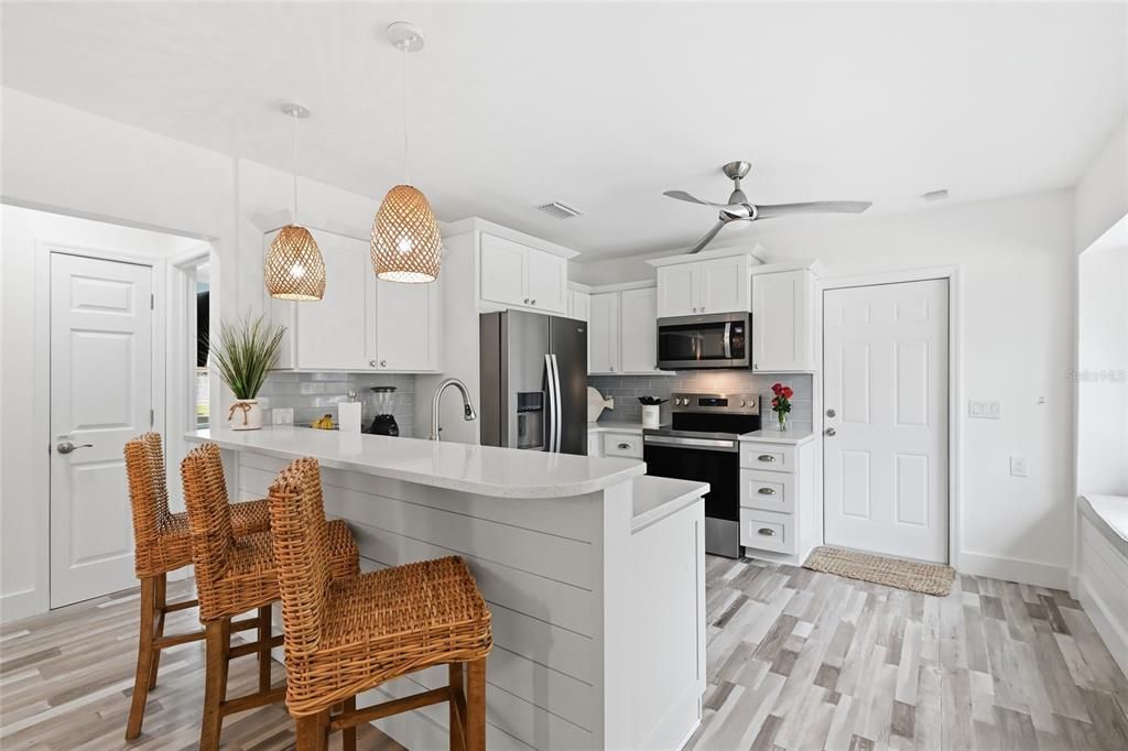 For Sale: $1,195,000 (2 beds, 2 baths, 1332 Square Feet)