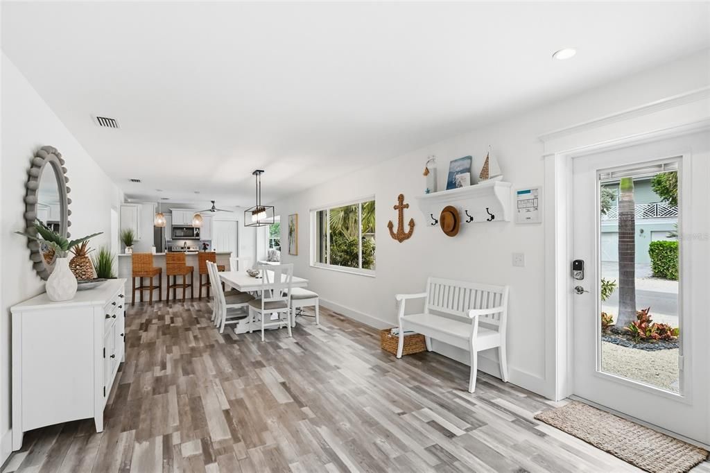 For Sale: $1,195,000 (2 beds, 2 baths, 1332 Square Feet)