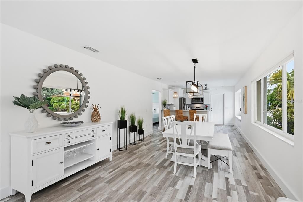 For Sale: $1,195,000 (2 beds, 2 baths, 1332 Square Feet)